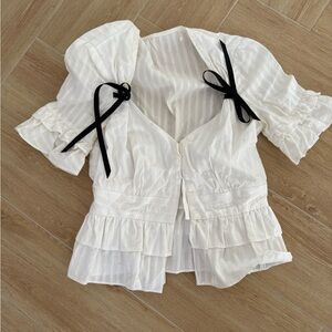 Vintage ruffled women’s top